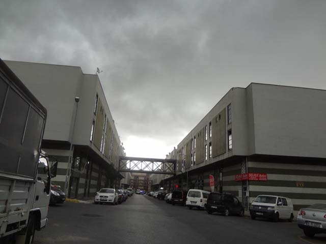 Yağmurdan Önce Tekstilkent